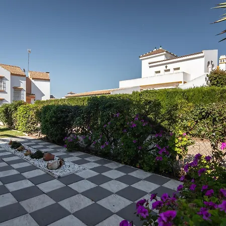 Chalet Sol Y Mar By H Isla Canela